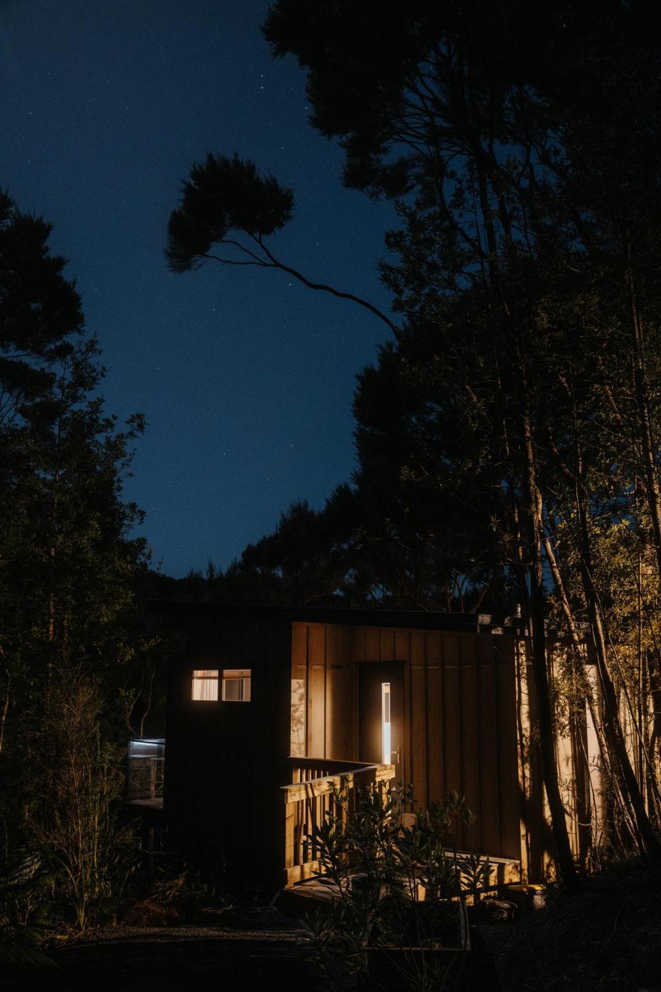 Treetop Tranquility At Rekindle Tree Houses Opua Extérieur photo